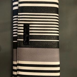 Vera Bradley black & white wallet. Never used.